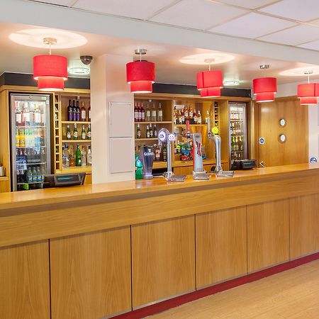 Ibis Budget London Heathrow T5 Σλόουθ Εξωτερικό φωτογραφία