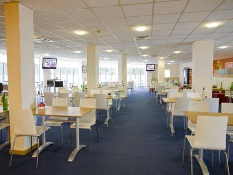 Ibis Budget London Heathrow T5 Σλόουθ Εξωτερικό φωτογραφία