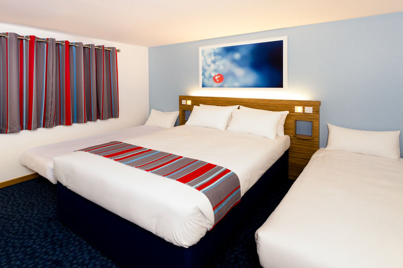 Ibis Budget London Heathrow T5 Σλόουθ Εξωτερικό φωτογραφία