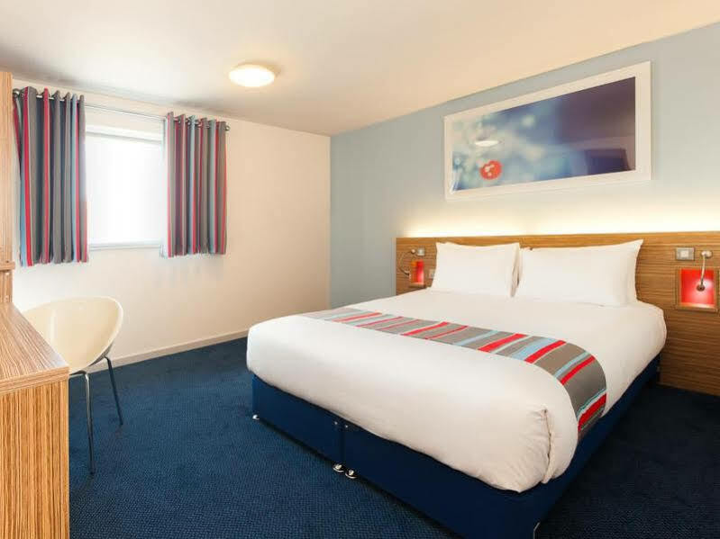 Ibis Budget London Heathrow T5 Σλόουθ Εξωτερικό φωτογραφία